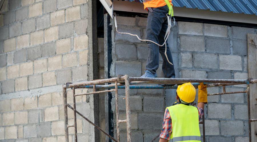 Professional gutter cleaning in Geuda Springs, KS